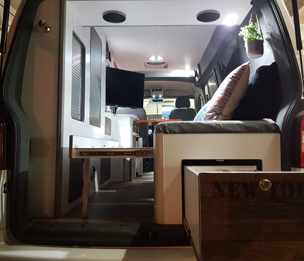 Van VW T5 L2H2 aménagé avec ensemble Copa-Cabana